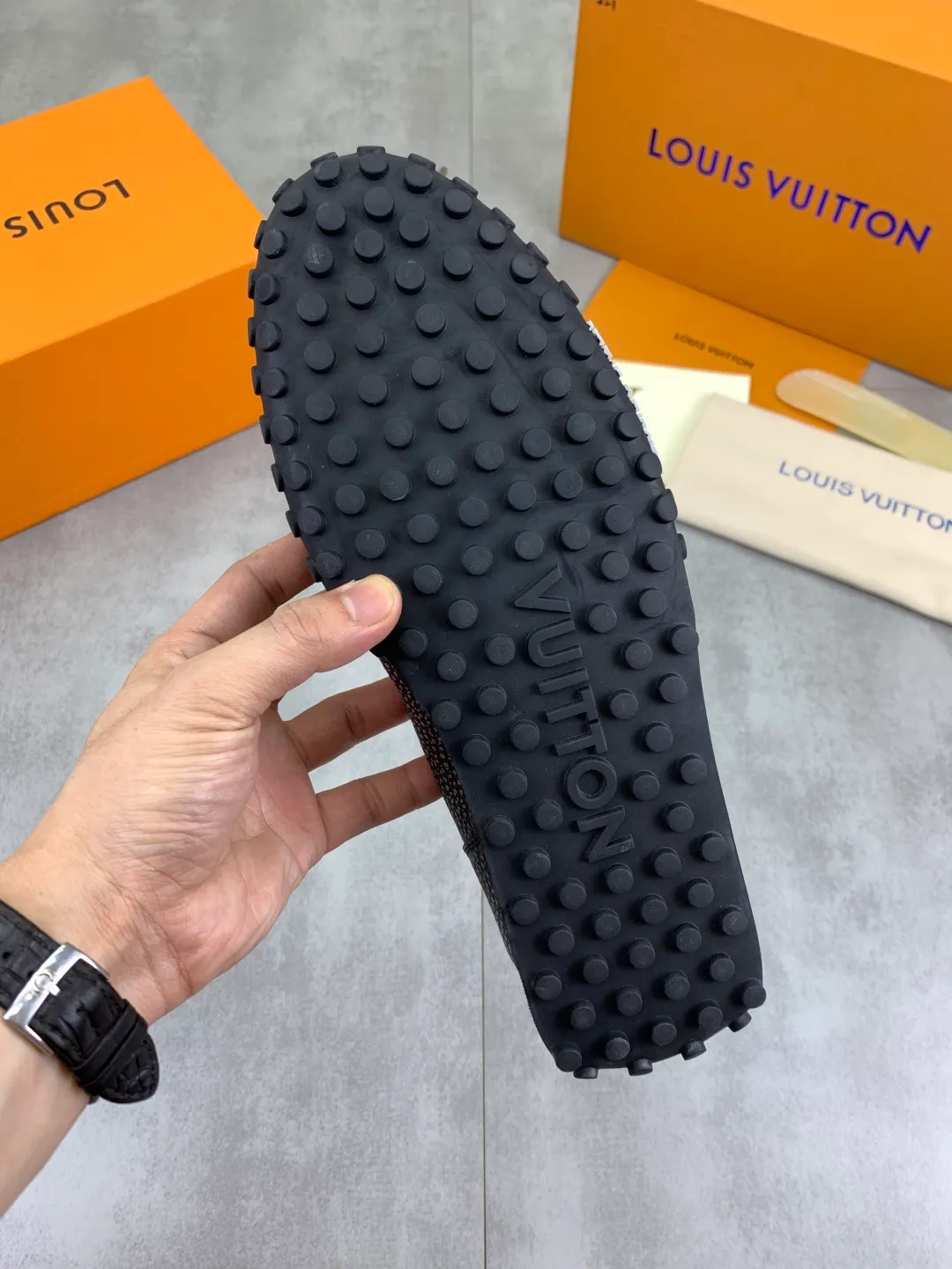 Men's Men's Shoes 💰P640 New Style 💶[LOUIS VUITTON] Water-dyed Niuli Original Order New Style 🍀LV Louis Vuitton *——Top version of LV classic leather shoes! Made of imported original calfskin, original leather side strips and wear-resistant high-end rubber outsole! High quality products! Color: black optional Size: 39-45
